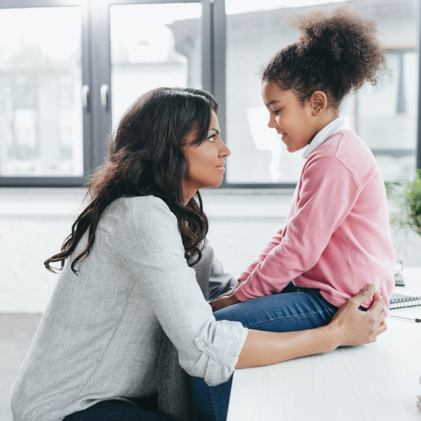 Keď nám deti klamú. Prečo to robia a ako správne reagovať.