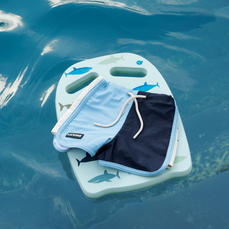 LIEWOOD Hayden plavecká doska Shark / Dove blue