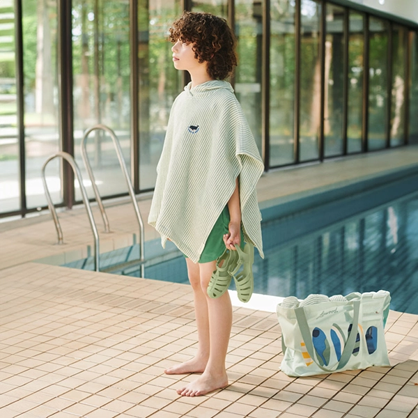 LIEWOOD pončo Paco Embroidery Peppermint / Creme de la creme